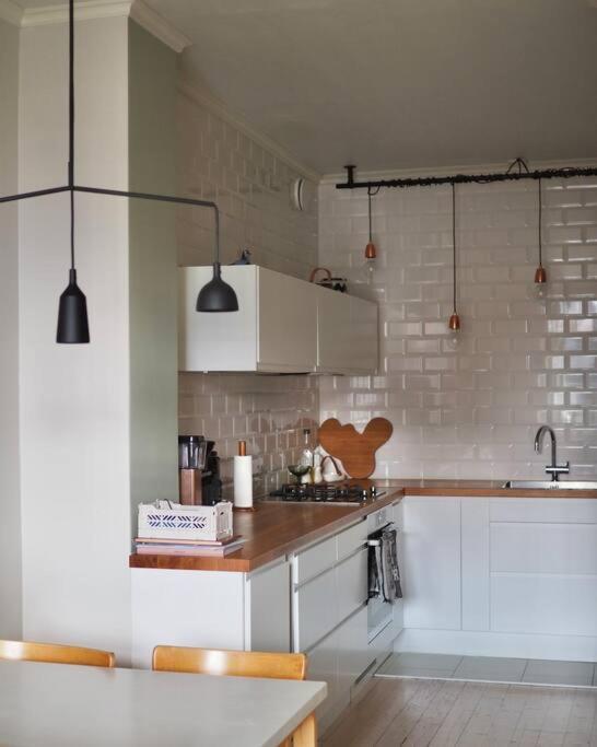 Urban Penthouse Next To Metro With City Views Helsinki Esterno foto